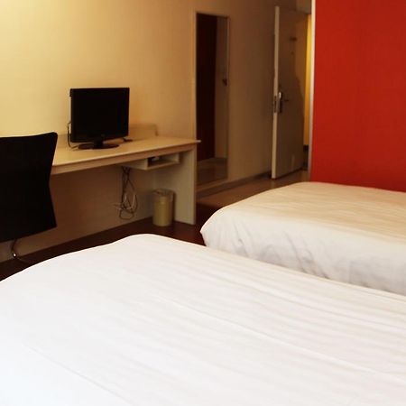 Hanting Express Wuhan Jiang Tan Park 외부 사진