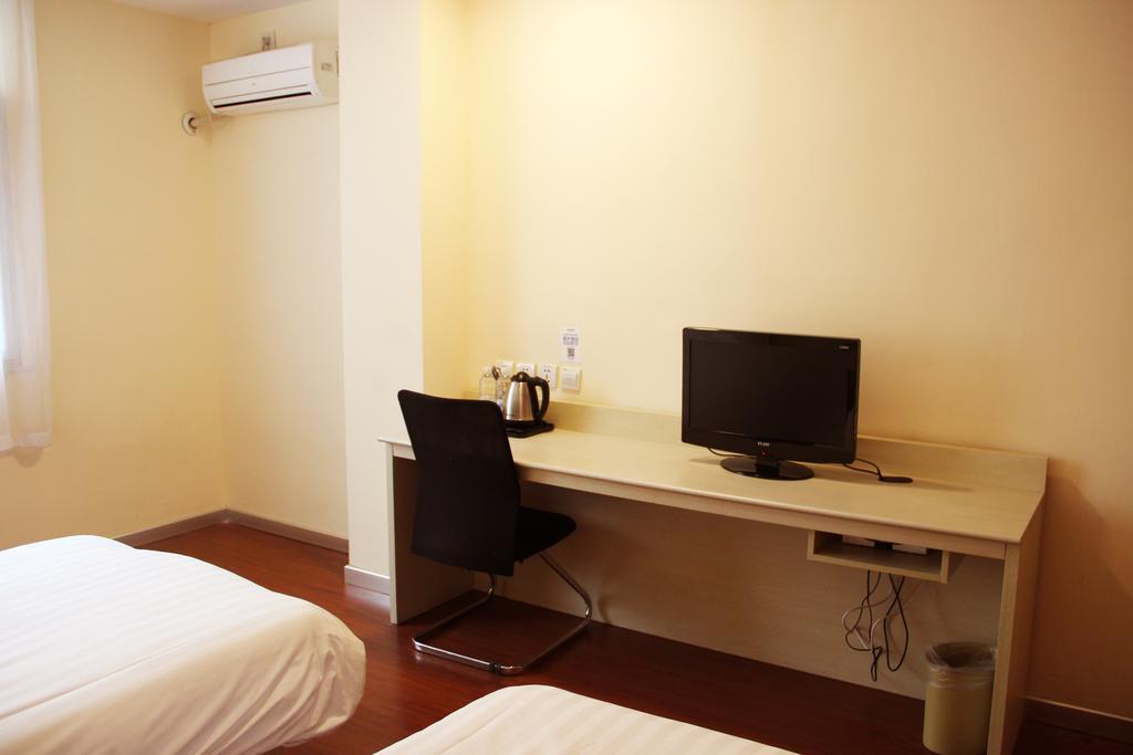 Hanting Express Wuhan Jiang Tan Park 객실 사진
